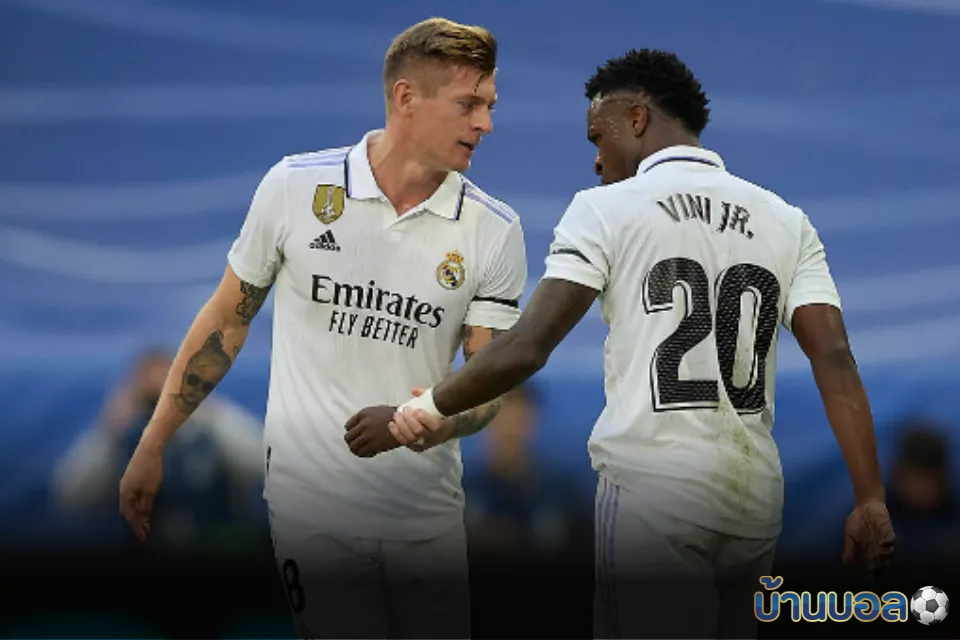 โทนี่ โครส เผยว่าเขาช่วยสงบอารมณ์ วินิซิอุส จูเนียร์ หลายครั้ง เพื่อให้โฟกัสเกมมากกว่าเรื่องอื่น