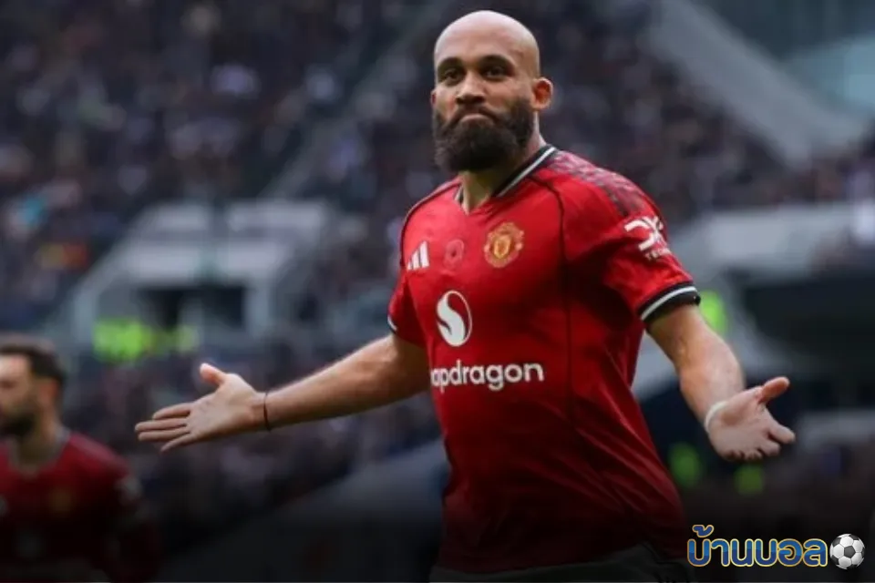 “โอเว่น ฮาร์กรีฟส์ เปรียบเทียบ ไบรอัน เอ็มเบอโม่ กับ โมฮาเหม็ด ซาลาห์ หลังฟอร์มแรงที่แมนเชสเตอร์ ยูไนเต็ด”