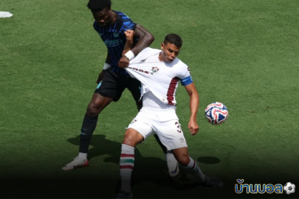 เอซี มิลาน หวนคิดดึงตำนาน “ติอาโก้ ซิลวา” กลับทีม เสริมแนวรับอาวุโส