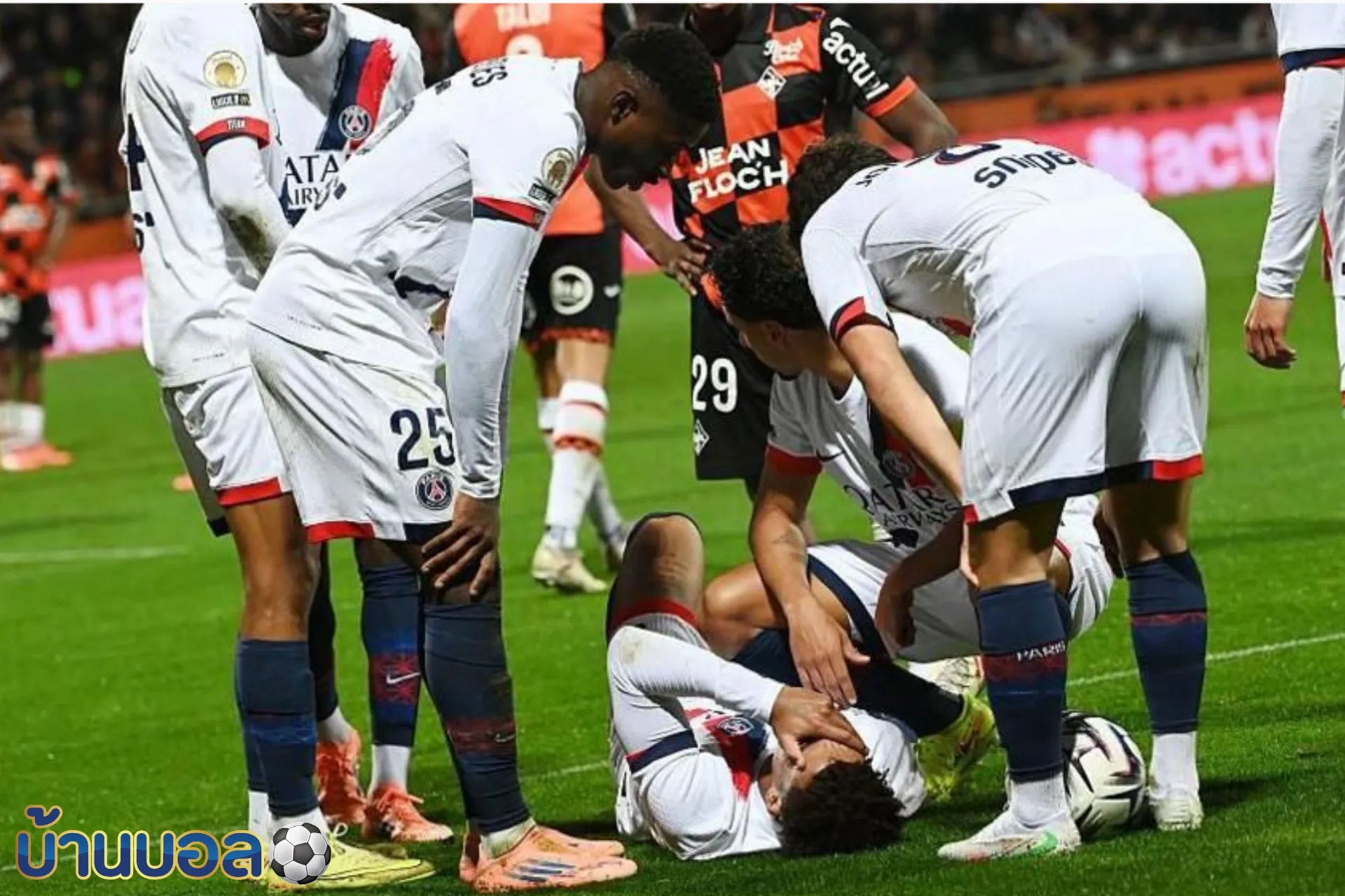 “เปแอสเชช็อก! เดซิเร่ ดูเอ้ เจ็บซ้ำต้นขา ส่อพักยาวอีกครั้ง – เอ็นริเก้สุดกังวล”