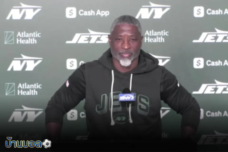 เกล็นน์ยังไม่ตัดสินใจเลือกจอมทัพตัวจริงเกมรับมือบราวน์ส