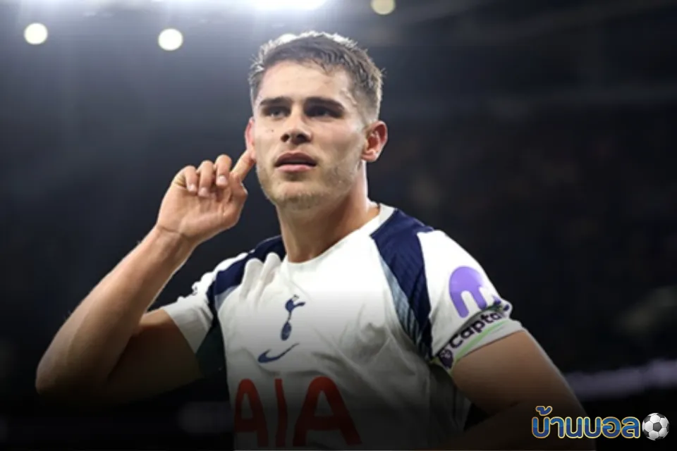 “สเปอร์ส” เตรียมจับ “ฟาน เดอ เฟน” ต่อสัญญายาวถึงปี 2031 – ฟอร์มแรงโดดเด่นดึงดูดยักษ์ยุโรป